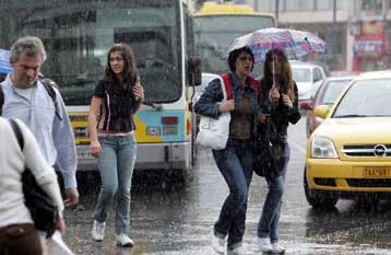 Χειμωνιάζει από την Κυριακή με βροχές και κατακόρυφη πτώση της θερμοκρασίας