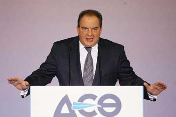 Χρόνο για να εφαρμόσει το σχέδιο εξόδου από την κρίση ζήτησε ο Κ.Καραμανλής