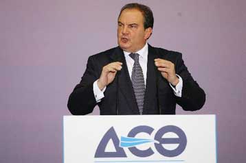 «Ο Καραμανλής δεν πείθει πια κανέναν» λέει η Αντιπολίτευση