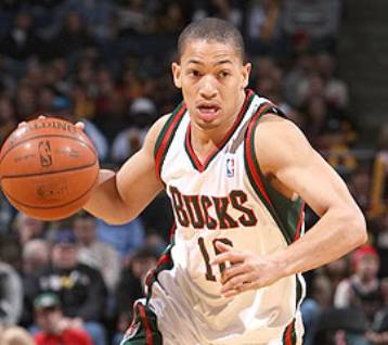 Κοιτάζει αλ-Λου o Μαρκόπουλος μετά το «όχι» από τον Τάιρον Λου