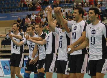 Η Ελλάδα πέτυχε το 3×3 και βλέπει 4άδα στο Ευρωβόλεϊ