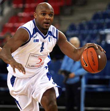 Έφτασε και ο Μπλάκνεϊ, ξεκινά προπονήσεις με τον Πανελλήνιο