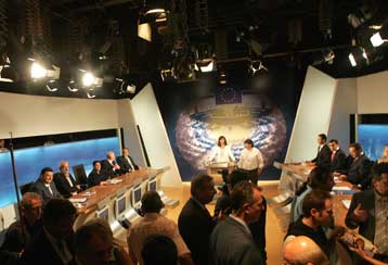 Τηλεμαχία ουσίας με τους αρχηγούς όλων των κοινοβουλευτικών κομμάτων, ζητά το ΚΚΕ