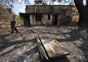 Στον εισαγγελέα κατέθεσε ύποπτος για την καταστροφική πυρκαγιά στην Αττική