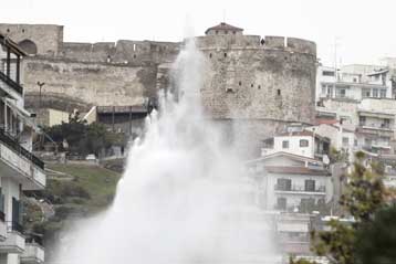 Διακοπή υδροδότησης στο κέντρο της Θεσσαλονίκης, λόγω σπασμένου αγωγού