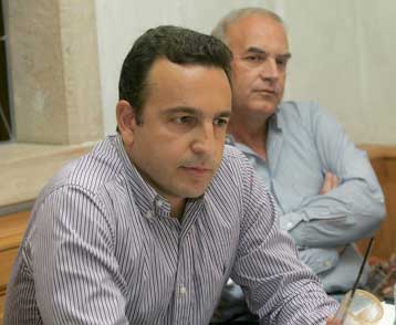 «Κόλλησε» ξαφνικά το θέμα των επενδυτών στην ΑΕΚ