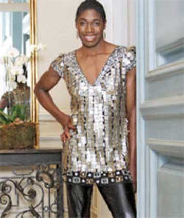 Κόντρα ομοσπονδίας – προπονητή της Σεμένια, ενώ εκείνη… ποζάρει σε περιοδικά