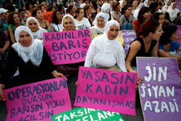 Συμπλοκές Κούρδων ανταρτών και τουρκικού στρατού με δεκατρείς νεκρούς