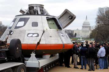 «Μη βιώσιμο» το αμερικανικό σχέδιο επιστροφής στη Σελήνη