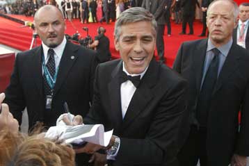 Αντρικό στριπτίζ για τον Τζορτζ Κλούνι στη Βενετία