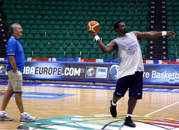 Οι ευχαριστίες του Σόφο, η κόντρα του Μπουρούση και οι απαντήσεις του Ζήση