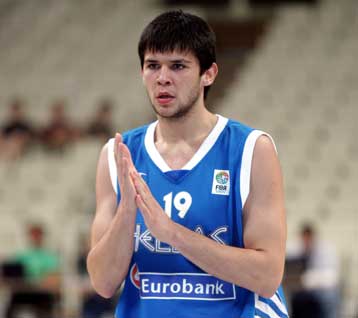 Προς πώληση ο Κώστας Παπανικολάου, πλησιάζει στον Ολυμπιακό