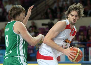 Στην παράταση η Ισπανία 90-84 τη Σλοβενία, εύκολα η Σερβία