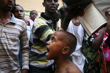 Παρακρατική δράση κατά μεταναστών στον Αγ.Παντελεήμονα καταγγέλλουν δικηγόροι