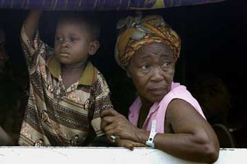 Αγνοείται η τύχη τουλάχιστον 200 ανθρώπων μετά από ναυάγιο στη Σιέρα Λεόνε