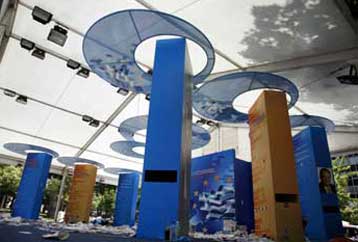 Τα εκλογικά περίπτερα των κομμάτων στον Δήμο Αθηναίων