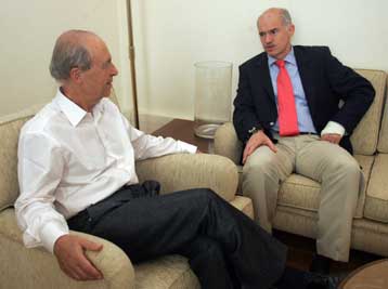 Εν αναμονή αποφάσεων στο ΠΑΣΟΚ για την υποψηφιότητα Σημίτη