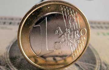 Στο υψηλότερο επίπεδο του 2009, πάνω από τα 1,46 δολάρια, ενισχύεται το ευρώ