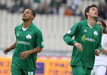 Ο Τεν Κάτε υπολογίζει ξανά σε Μάντζιο και Κλέιτον