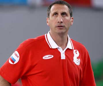 Ο Μπλάτ σκέφτεται την Ελλάδα που «δεν της λείπει κανείς»