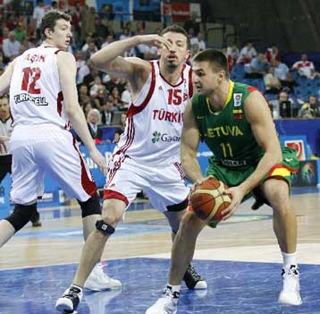 Σούπερ ντέρμπι με Τουρκία-Ισπανία για την πρωτιά