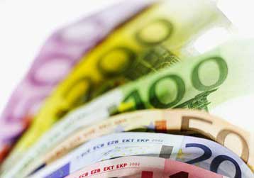 Με 10.000 ευρώ χρέωσε κάθε πολίτη, η κυβέρνηση Καραμανλή, λέει το ΠΑΣΟΚ