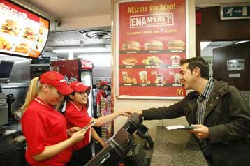 Ένα εκατομμύριο εργαζόμενοι είναι σε επισφάλεια, δήλωσε ο Αλ.Τσίπρας