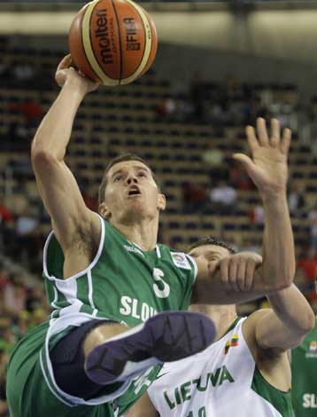 Παράσταση για ένα ρόλο και νίκη της Σλοβενίας επί της Λιθουανίας