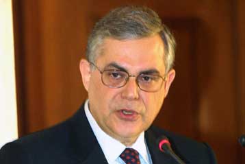 Απομακρύνεται το ενδεχόμενο να ηγηθεί ο Λ.Παπαδήμος στο Επικρατείας του ΠΑΣΟΚ