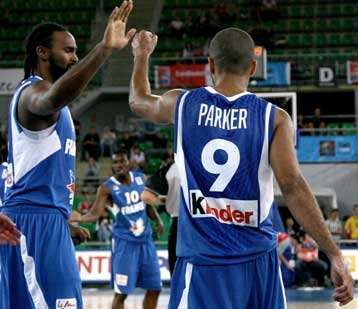 Παρά την προσπάθεια της Κροατίας η Γαλλία κράτησε το αήττητο με 87-79