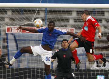 Αστραψε και… βρόντηξε η Μπενφίκα, 4-0 την Μπελενένσες