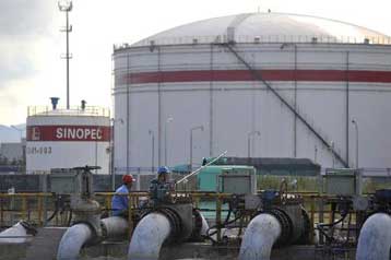 Στα 68 δολάρια το βαρέλι υποχωρεί το πετρέλαιο