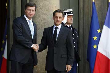 Αποχωρεί από τη G20 ο Σαρκόζι χωρίς «μαχαίρι» στα μπόνους των τραπεζών