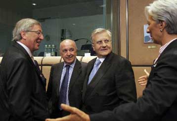 Έξοδο της ευρωζώνης από την ύφεση βλέπει η Κομισιόν