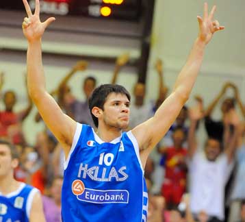 Ο Ολυμπιακός ανακοίνωσε τον Κώστα Παπανικολάου