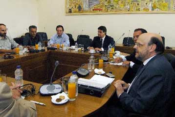 Χωρίς συμφωνία και η δεύτερη συνάντηση των κομμάτων για το ντιμπέιτ