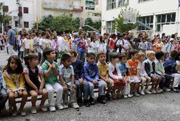 Τρόπους θωράκισης από τη νέα γρίπη διδάσκονται οι μαθητές μετά το πρώτο κουδούνι
