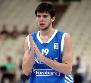 «Κλείνω τα αυτιά και συνεχίζω να δουλεύω» δήλωσε ο Κώστας Παπανικολάου