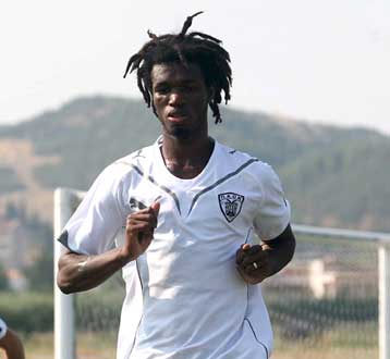 Τραυματίστηκε ο Αμπουμπακάρι, επέστρεψε ο Μπιζέρα