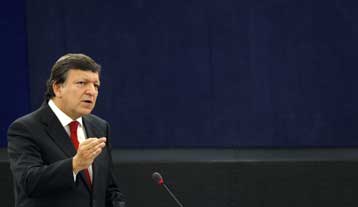 «Ισχυρή εντολή» ζητάει ο Μπαρόζο από το Ευρωπαϊκό Κοινοβούλιο