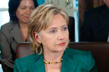 «Δεν θα αγνοήσουμε» το θέμα των πυρηνικών στις συζητήσεις με το Ιράν, λέει η Κλίντον