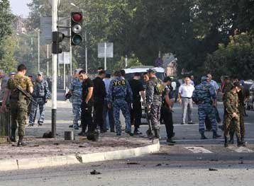 Επίθεση αυτοκτονίας από νεαρή γυναίκα κατά αστυνομικού οχήματος στην Τσετσενία
