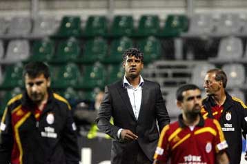 Χωρίς Σερβέτ, αλλά με τον Ελάνο να δηλώνει έτοιμος για νίκη, η Γαλατά στην Αθήνα