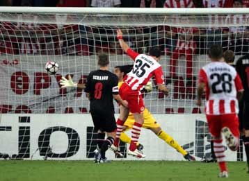 Καλορί-Ζικο-ς στο Καραϊσκάκη και σπουδαία νίκη του Ολυμπιακού με 1-0 επί της Αλκμααρ