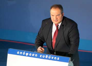 Νέα επίθεση Καραμανλή στο ΠΑΣΟΚ για τις οικονομικές του εξαγγελίες