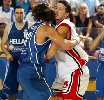 Με την παράδοση στο πλευρό της η Ελλάδα κόντρα στην Τουρκία