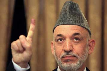 Τη «διαφάνεια» των αφγανικών εκλογών υπερασπίζεται ο Χαμίντ Καρζάι