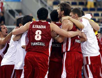 Σεβασμός και προσοχή στην Ελλάδα από Τάνιεβιτς και Τούρκογλου