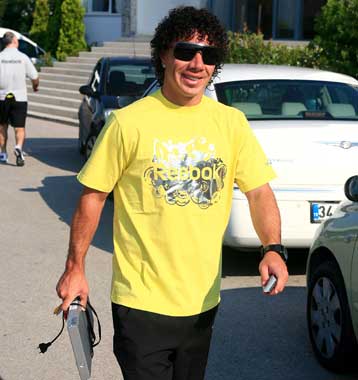 Ο Αρης «έδεσε» Νέτο ως το 2012, συζητάει με Κάμπορα