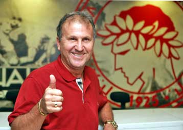 Να μείνει πολλά χρόνια στον Ολυμπιακό θέλει ο Ζίκο